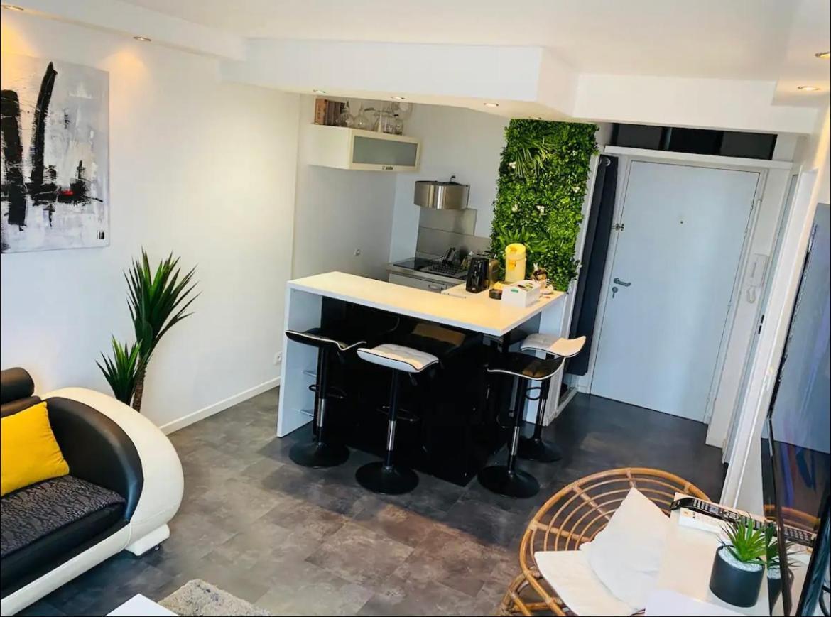 T2 Gare Parking Prive ! Apartamento Rennes